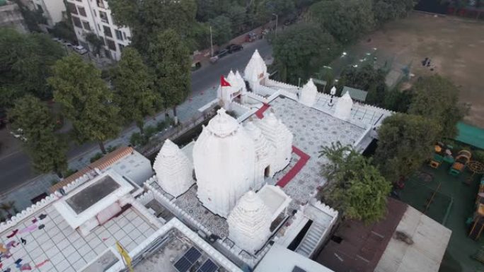 印度首都新德里Hauz khas村曼迪尔神庙Shri Jagannath的空中无人机镜头印度教寺庙德