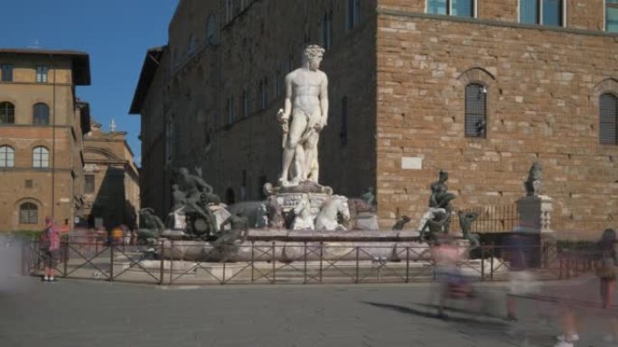 海王星喷泉在佛罗伦萨的领主广场的时间流逝