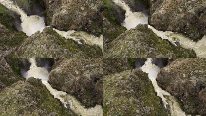 空中: 强大的水流从库尔库雷瀑布的高处落下