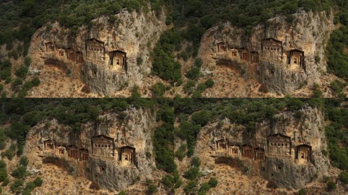土耳其达利扬的古老的Carian墓葬雕刻在岩石上。古董建筑的鸟瞰图