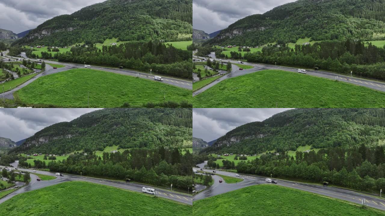 穿越挪威乡村的道路上的汽车风景鸟瞰图