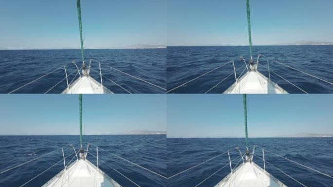 x2航行的慢动作镜头-夏季在爱琴海用帆船在海浪中撕裂