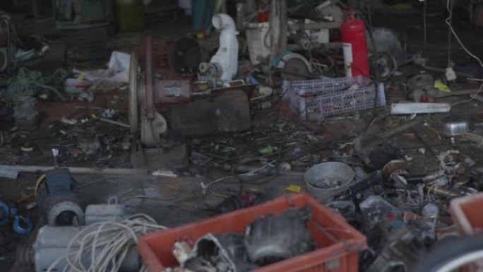 泰国岛上的大垃圾场。