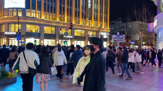 上海南京东路夜景人流游客逛街