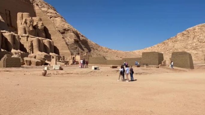 阿布辛贝尔 (Abu Simbel)，努比亚的一块岩石，两座古埃及神庙，拉美西斯二世时代