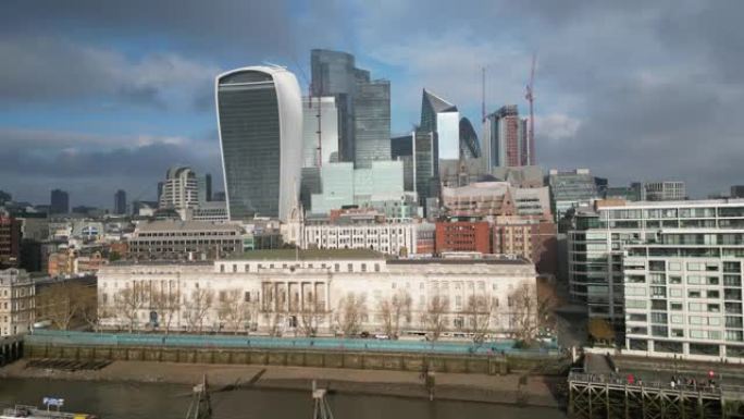 伦敦金融城是世界领先的金融中心之一。此视图包括42号塔楼Gerkin，Willis大楼，塔楼证券交易