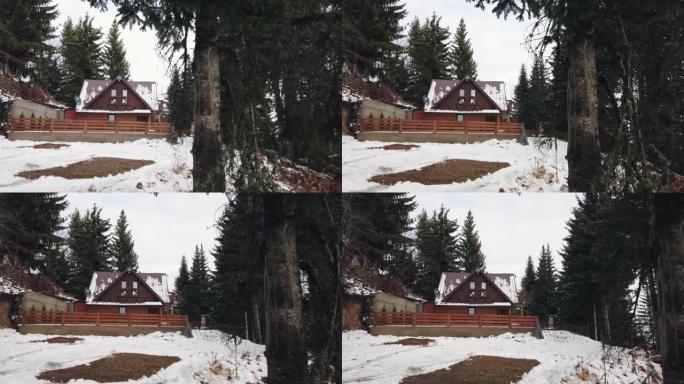 冬天雪山上的木屋，积雪很多