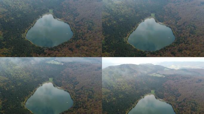 从上方看到的圣安娜湖景观-罗马尼亚