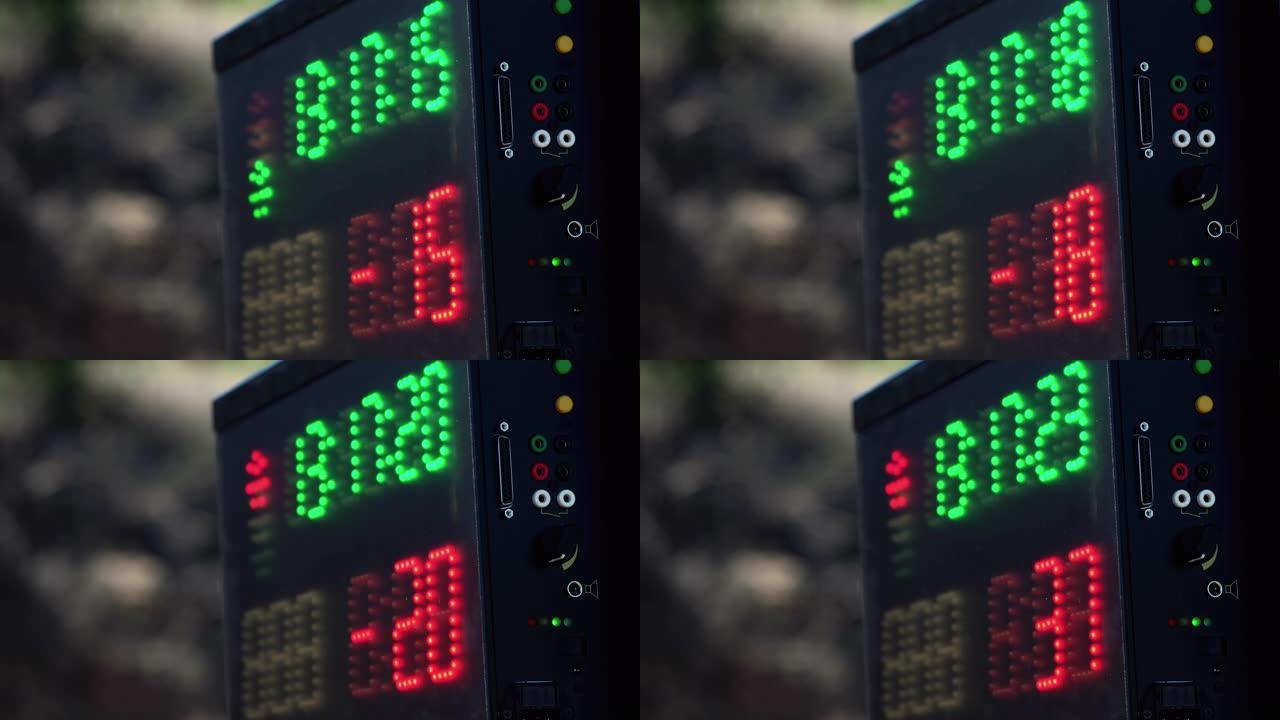 跑车比赛倒计时数字计时器，比赛结束时的秒表。特写