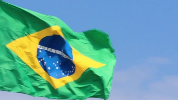 巴西国旗迎风飘扬