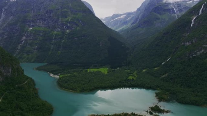 挪威湖泊的风景鸟瞰图