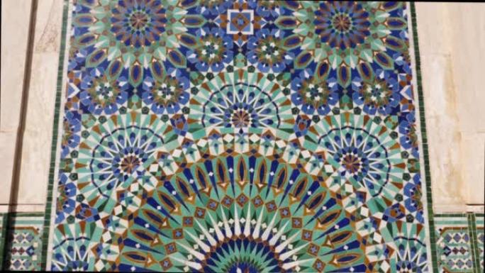 摩洛哥喷泉的彩色zellinge瓷砖。马赛克图案，传统伊斯兰几何设计。摩洛哥工艺，手工制作。