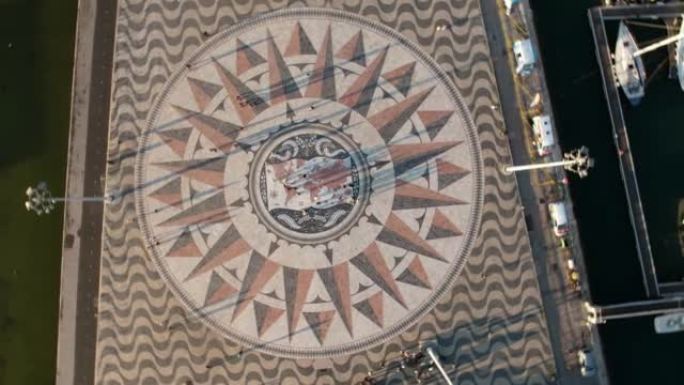 葡萄牙里斯本贝伦的帕德拉奥·多斯·德斯科布里门托斯瓷砖制成的地球马赛克自上而下的旋转视图