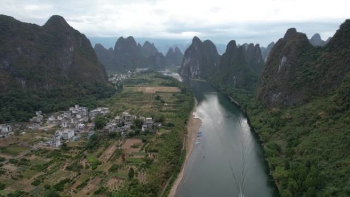 桂林阳朔国阴天空中缩小大景观