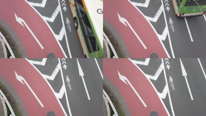 道路上的交通箭头标志