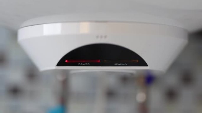 热水加热器水箱上的加热指示器。