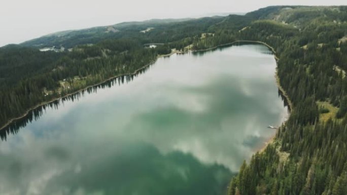 大梅萨国家公园充满活力的空中湖景视频系列