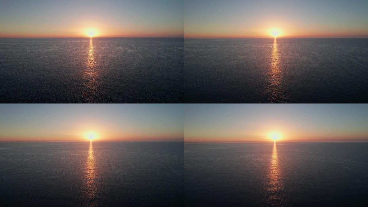 海上日出。海上日落。摄像机的上升运动。倾斜。版本8