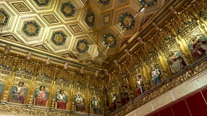 西班牙塞戈维亚城堡室内装饰房间的低角度照片