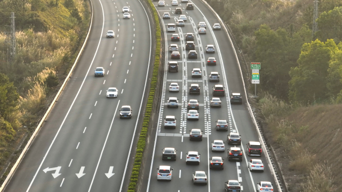 4K高速路堵车