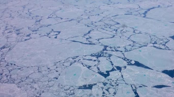 带有巨大冰冰板块的冰冻海洋，阿拉斯加飞机景观