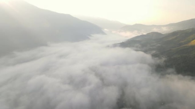 早晨，在局部山区的村庄和农田上空飞来飞去