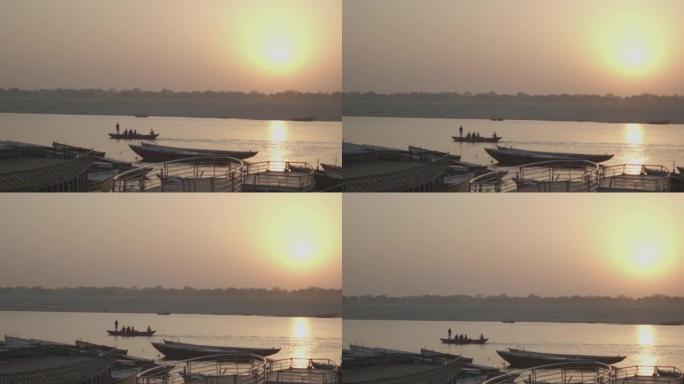 印度瓦拉纳西恒河的日出