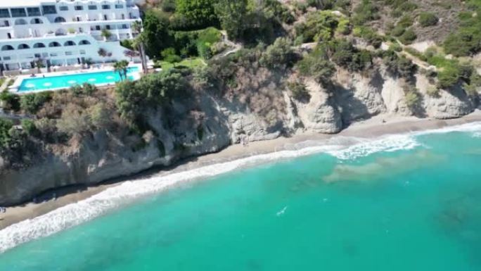 希腊克里特岛Agios Nicolaos的Mirabello湾 (皮洛斯海滩)，4K DJI无人机镜