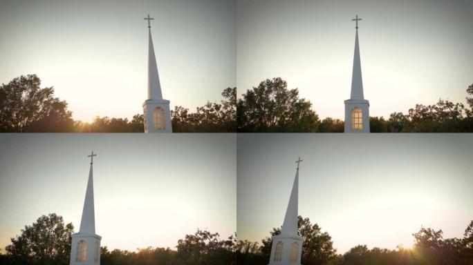 日出的教堂尖塔