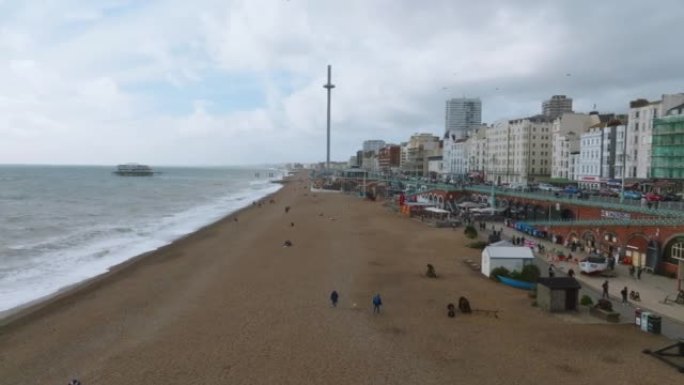 美丽的布莱顿海滩4k视频。英国布莱顿的神奇日落和暴风雨天气。