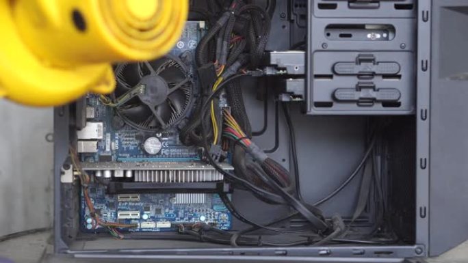 吹尘清洁电脑吹尘清洁电脑机箱计算机