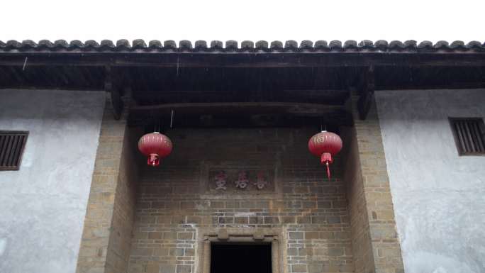 下雨雨滴屋檐水滴屋檐老家瓦房南滴水阴雨