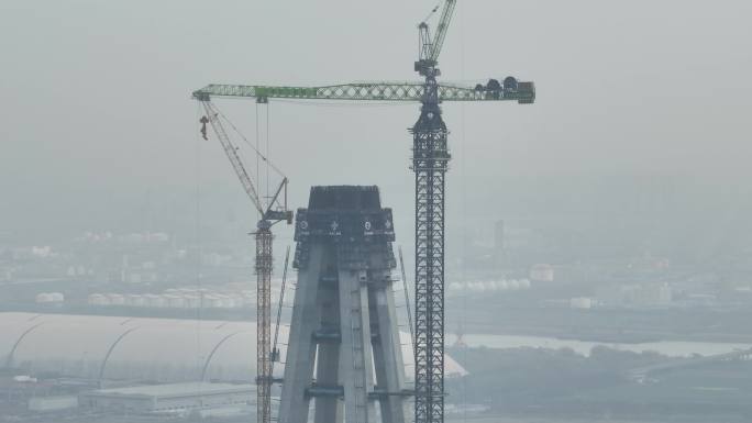 4K常泰长江大桥建设