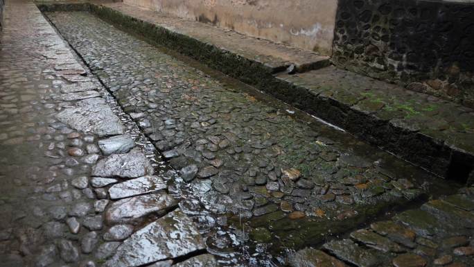 下雨雨滴屋檐水滴屋檐老家瓦房南滴水阴雨