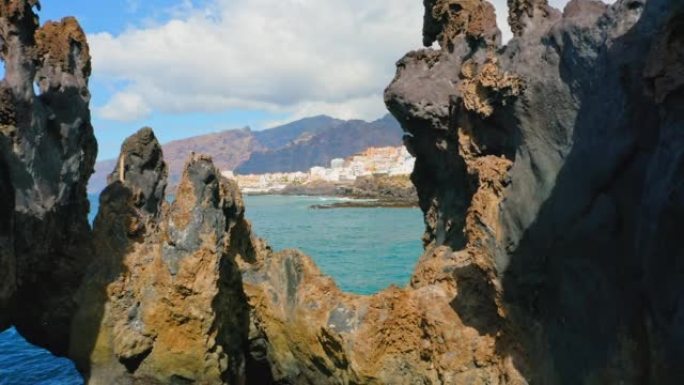特内里费，加那利岛夏科·暗黑破坏神。魔鬼的自然之池。黑色熔岩流、火山奇石、岩石火山海滩、大西洋的景色