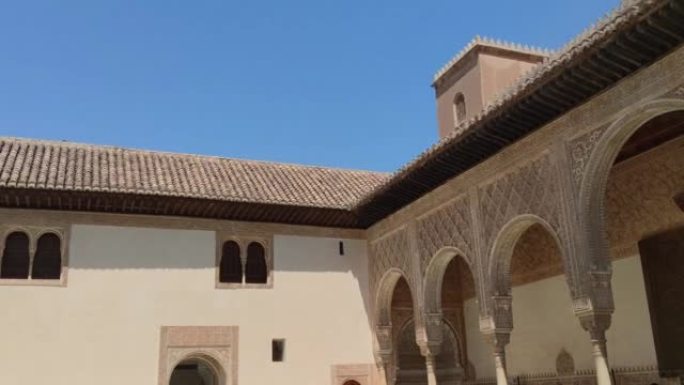 西班牙格拉纳达市阿尔罕布拉宫纳斯里德宫殿中的科马雷斯庭院
