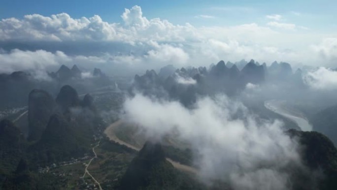桂林阳朔国大景观的空中平移视图