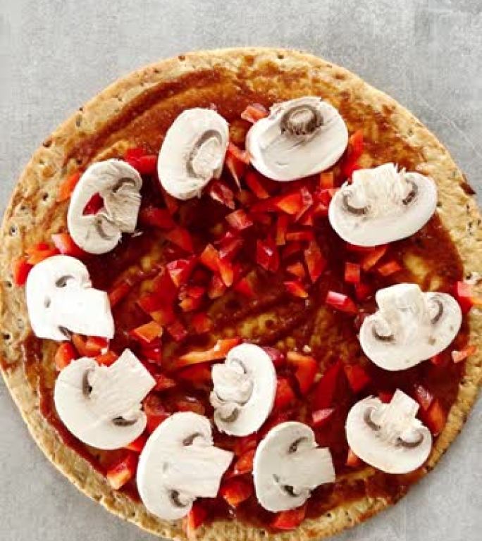 社交媒体步骤动画的垂直披萨食物准备博客蒙太奇