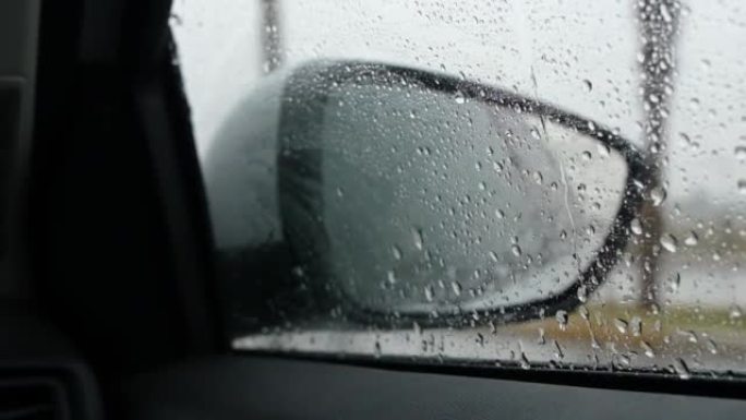 雨天，开车，在雨中开车，下雨的天气，雨滴，水滴，雨天的车，雨滴，在雨天开车，雨滴，车窗上的水滴，暴风