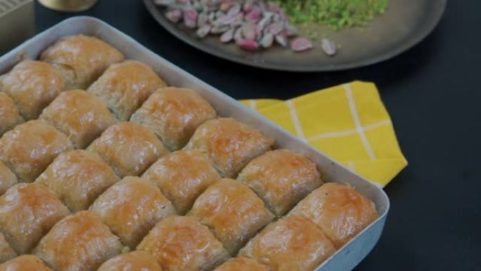 传统土耳其甜点果仁蜜饼桌面视图