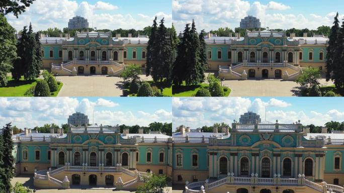基辅马林斯基宫的正面