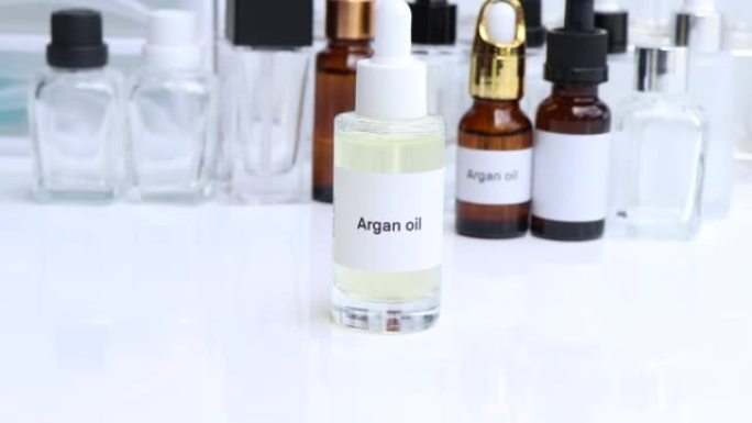 瓶中的摩洛哥坚果油，美容产品中的化学成分