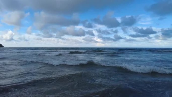 哥斯达黎加卡胡伊塔岸边波浪滚动的风景镜头 -- 滑块右