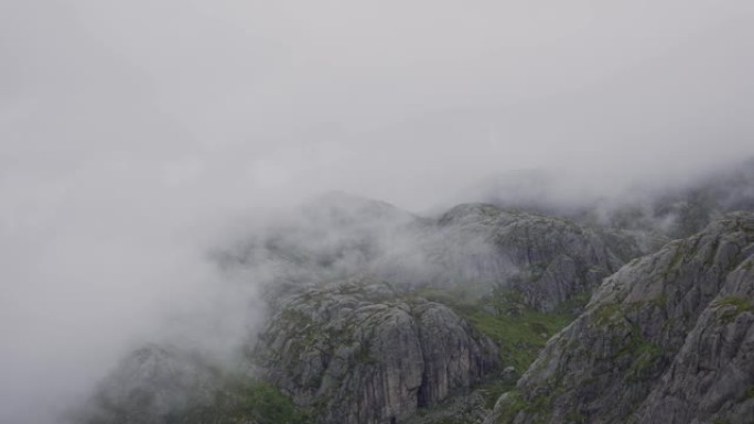 挪威山区乌云的延时移动