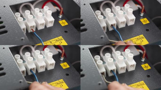 接线端子中导体的电源线的安装。