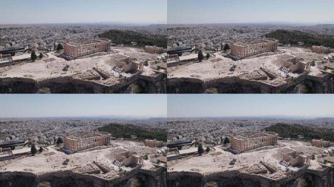 考古遗迹雅典卫城，古老的城堡位于雅典市上方的岩石露头上，空中