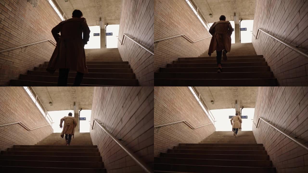 高加索人在火车站上楼梯