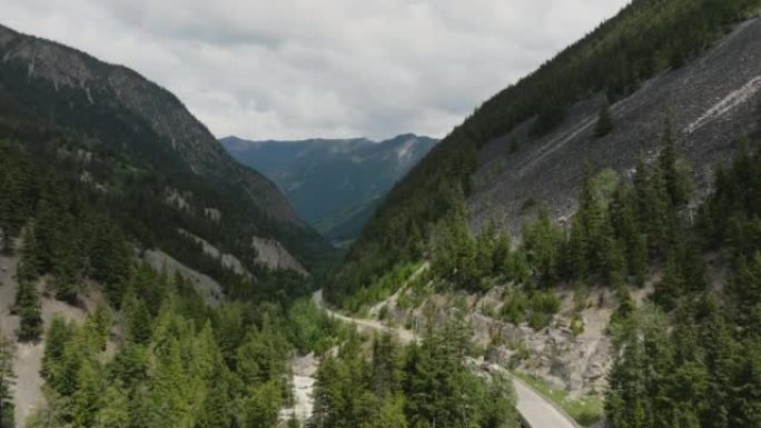 加拿大不列颠哥伦比亚省加拿大落基山脉景观和99号高速公路的4k航拍视频