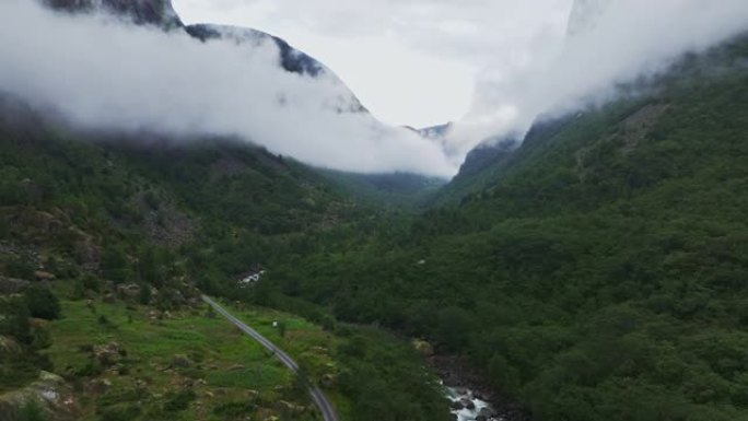 挪威河谷鸟瞰图挪威峡谷河流