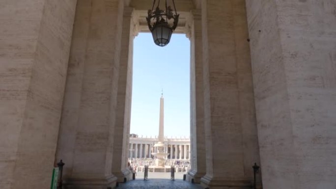 倾斜向下拍摄圣彼得广场(Piazza San Pietro)与梵蒂冈方尖碑，梵蒂冈城，在罗马
